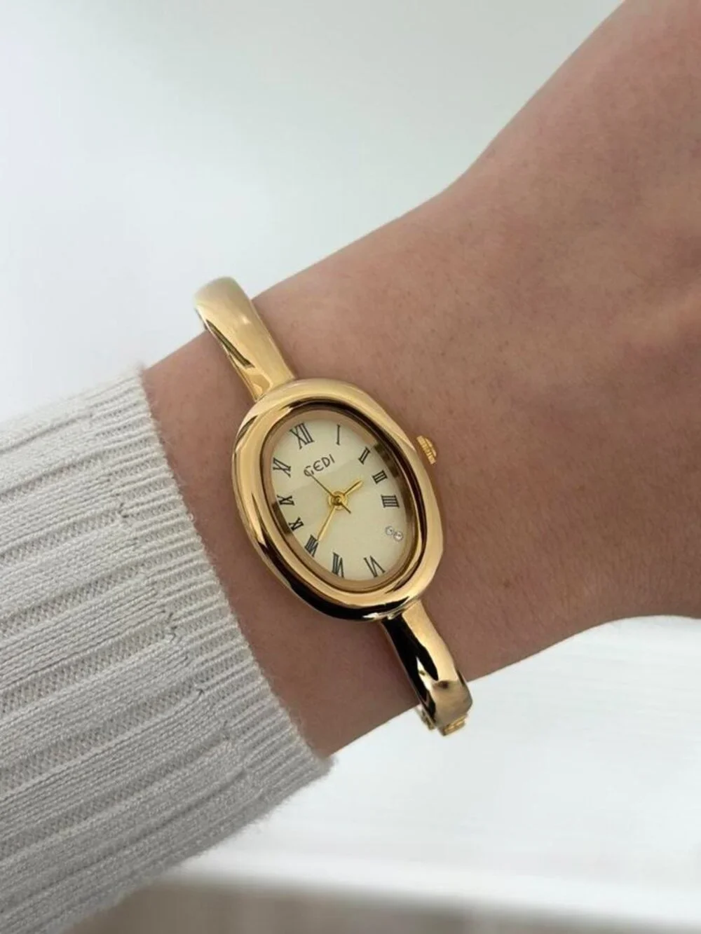 SKU:0613 vintage vibe gold metal bracelet watch Stainless steel + gift bag
